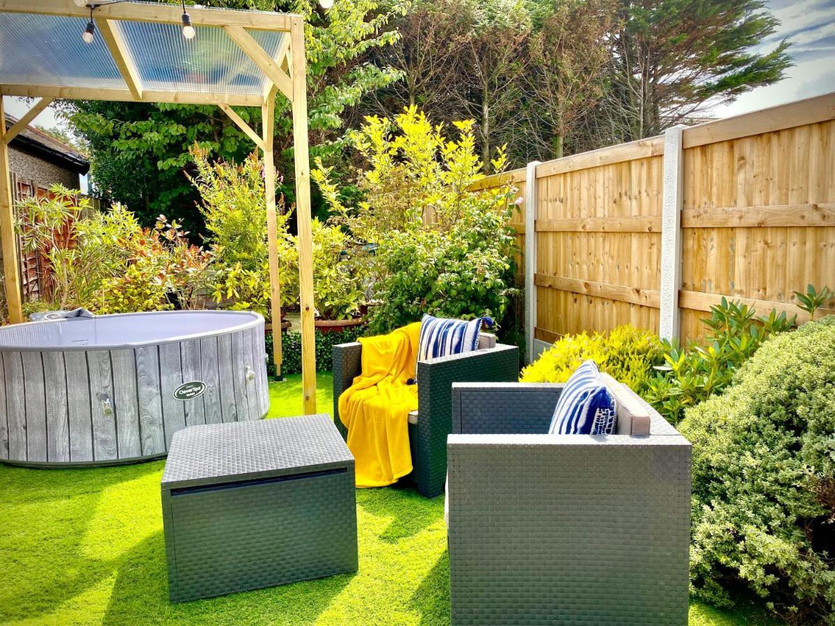 Remarkable 3-Bed Hot Tub House In Blackpool Exteriör bild