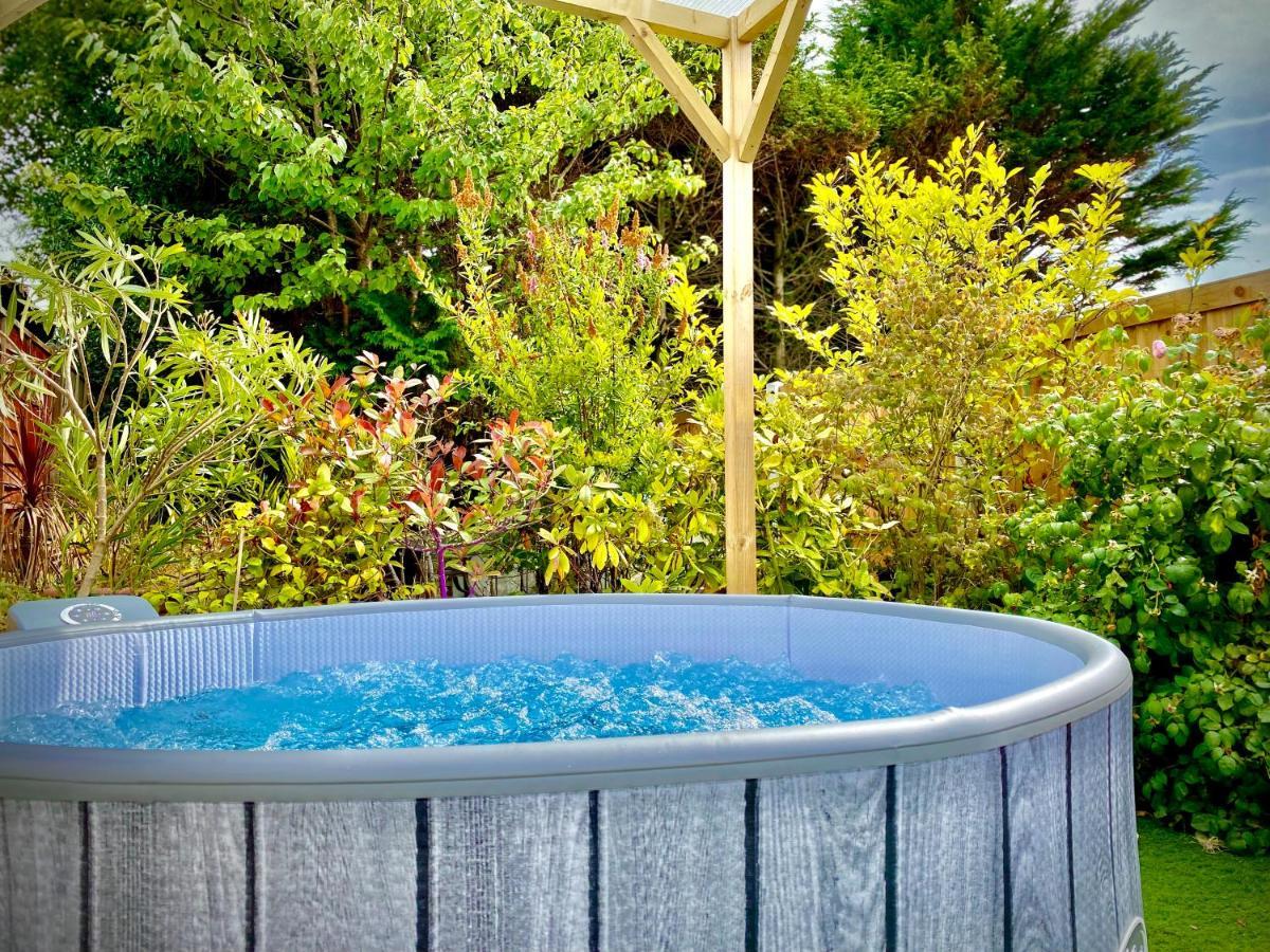 Remarkable 3-Bed Hot Tub House In Blackpool Exteriör bild